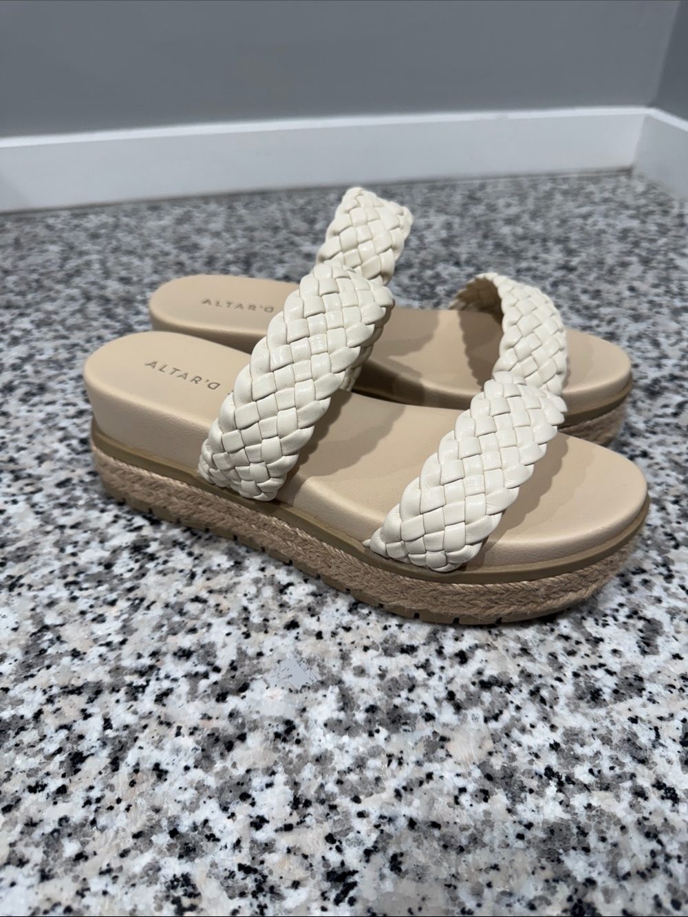 White cream Platform Slide Sandal NWOT ALTAR’D state never worn size 6